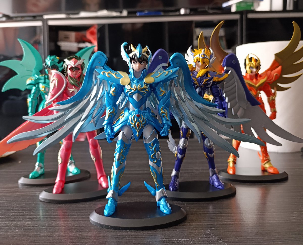inkedben's tweet photo. Hoy me ha llegado un paquete, sorpresa unas versiones PVC de Saint seiya, son sacadas de myth cloth. Gracias Tom por el regalo. https://t.co/KnyQAskzBr