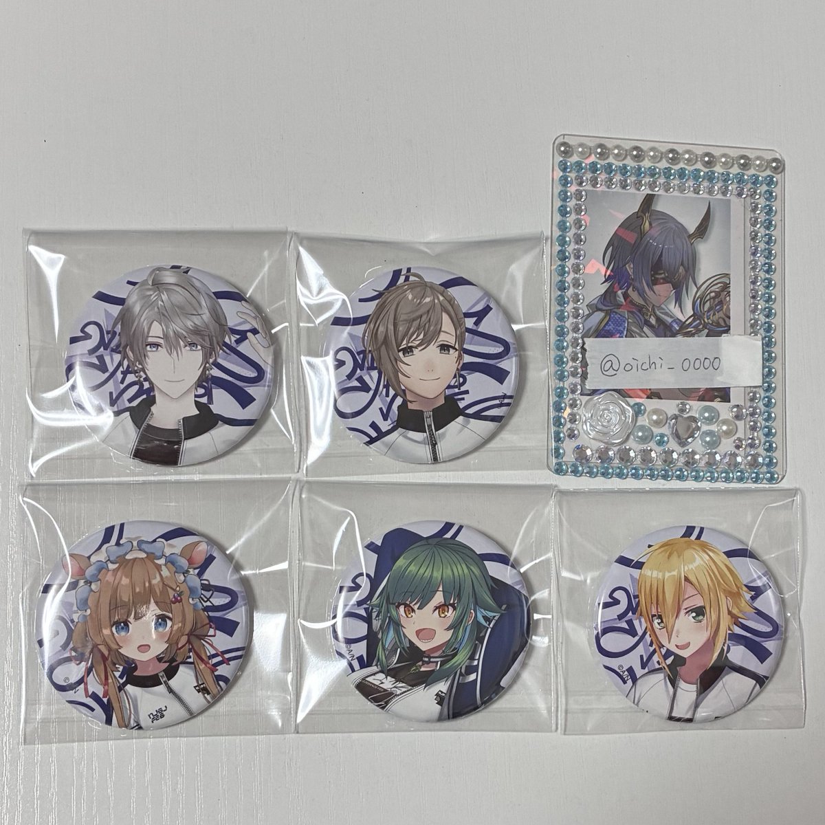 oichi_0000's tweet photo. 【交換,譲渡】にじフェス2026 クラスジャージ缶バッジ インディゴA

譲:画像
求:IDカードの方>>定価+送料

・大阪市内手渡しもしくは郵送
交換優先のため譲渡のお返事お時間いただきます。譲渡の場合まとめてお取引してくださる方優先。 https://t.co/WegitfSdtB