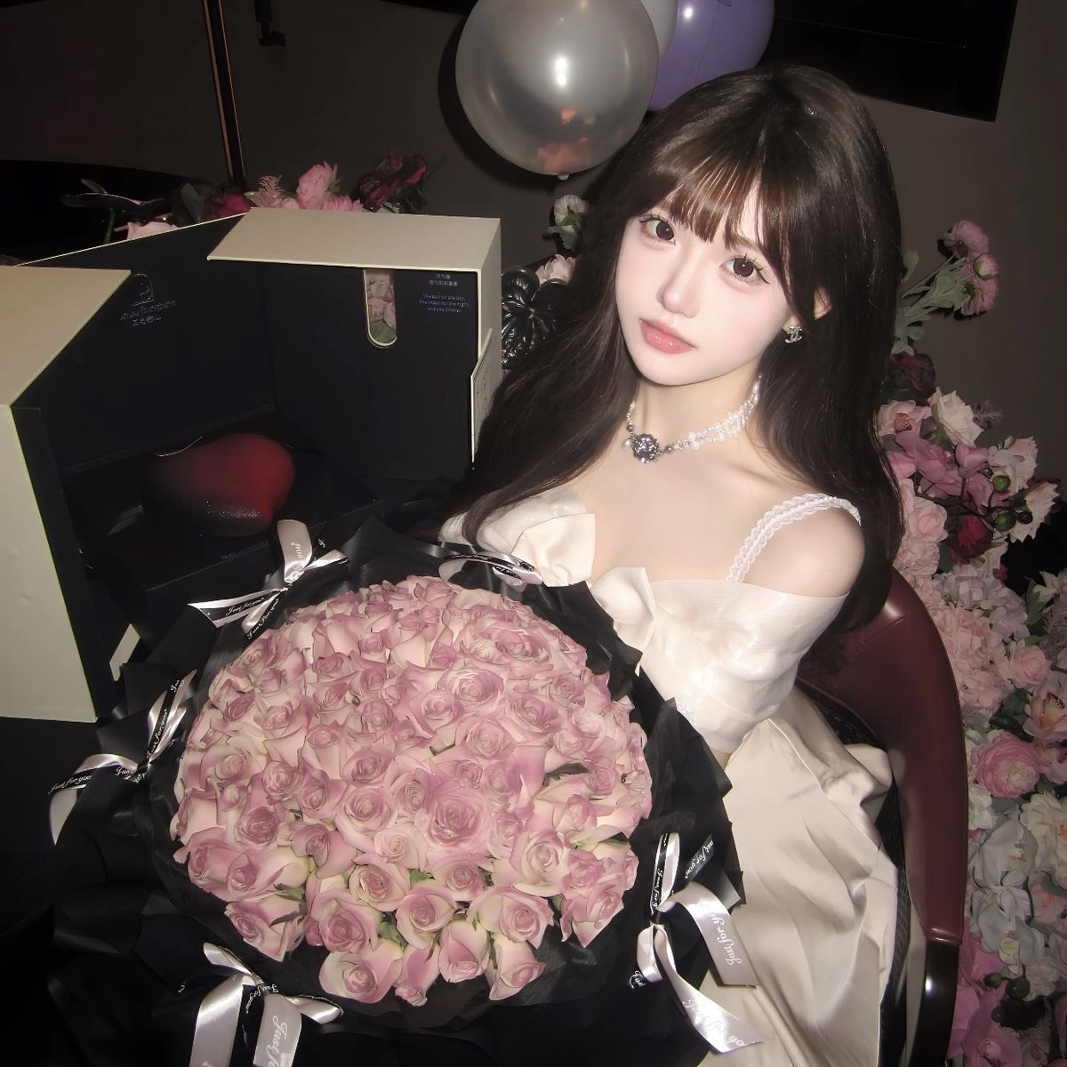 015yuii's tweet photo. かわいすぎるワンホン達のバースデーフォト🎂🤍
撮り方参考にして最高に可愛い誕生日にしよ☺️💞 https://t.co/d71SbTZr5w