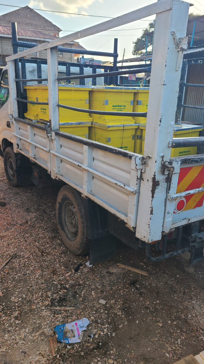Elitebeekeeping's tweet photo. Empowering women, transforming communities 🌍🐝

We are elated to have dispatched beehives to a women’s group in Samburu, Isiolo County, as part of our commitment to supporting women and marginalized communities through sustainable beekeeping.🐝🌼
0718462562 https://t.co/6ZHys5WMwQ