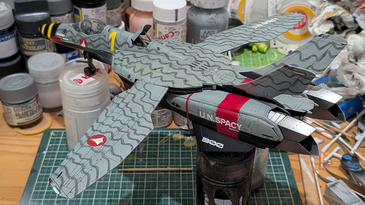 バルキリー改め「VF-0S Phönix JG300Gelb1 」完成しました、させました