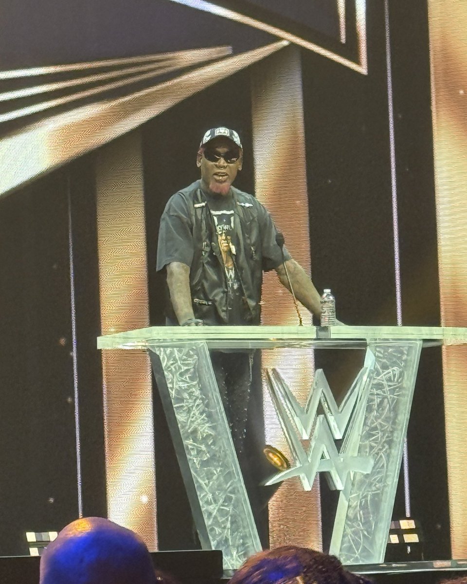 kazgearmania's tweet photo. Exactly 1 month ago, I went to #DennisRodman desk again this year, just like I did at #Wrestlecon last year🏀Congratulations on your induction into #WWEHOF2026✨ https://t.co/KzSTKkyh7Z