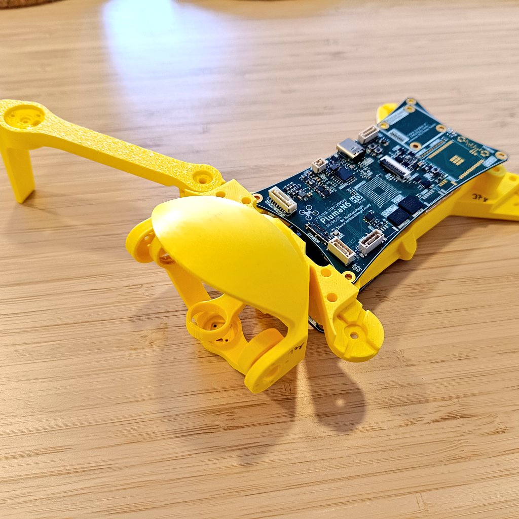 NotBlackMagic1's tweet photo. Been working on the hardware side of the #PlumaN6 and #andorinha drone Project.
First version of a 3D printed drone frame, with custom gimbal and articulated arms. Target of around 250g, probably will be over.
#drone #3dprintedplane #cad https://t.co/H1kUtAyi6K