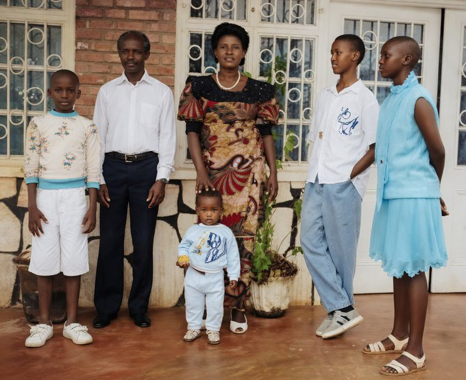 donXsimba_v02's tweet photo. GENOCIDE AGAINST THE TUTSIS BY THE TUTSIS
Hazagire uwongera kunshinja ko ntavuga 'Jenoside yakorewe Abatutsi' ...¯\_(ツ)_/¯😌.
#TeamPK #Terrorist Criminal @PaulKagame @UrugwiroVillage @rpfinkotanyi @Unity_MemoryRw @Ibuka_Rwanda @RwandaOGS #Kwibuka32 #Rwanda #Ibifobagane https://t.co/25kHMWGApS