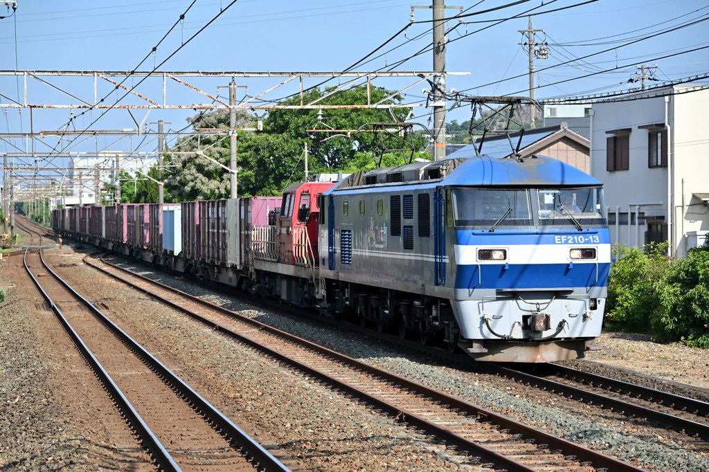 hida1985's tweet photo. この前8090ㇾのレール運搬車をみたくて待ってたら来なかったので。。今日は来るかも？できてくれて。1時間もしないうちにおおっ！ってなるばかりでした(笑)場所選びしっかりすればよかったです。。二川駅にて。。 https://t.co/QM4dyE1bKh