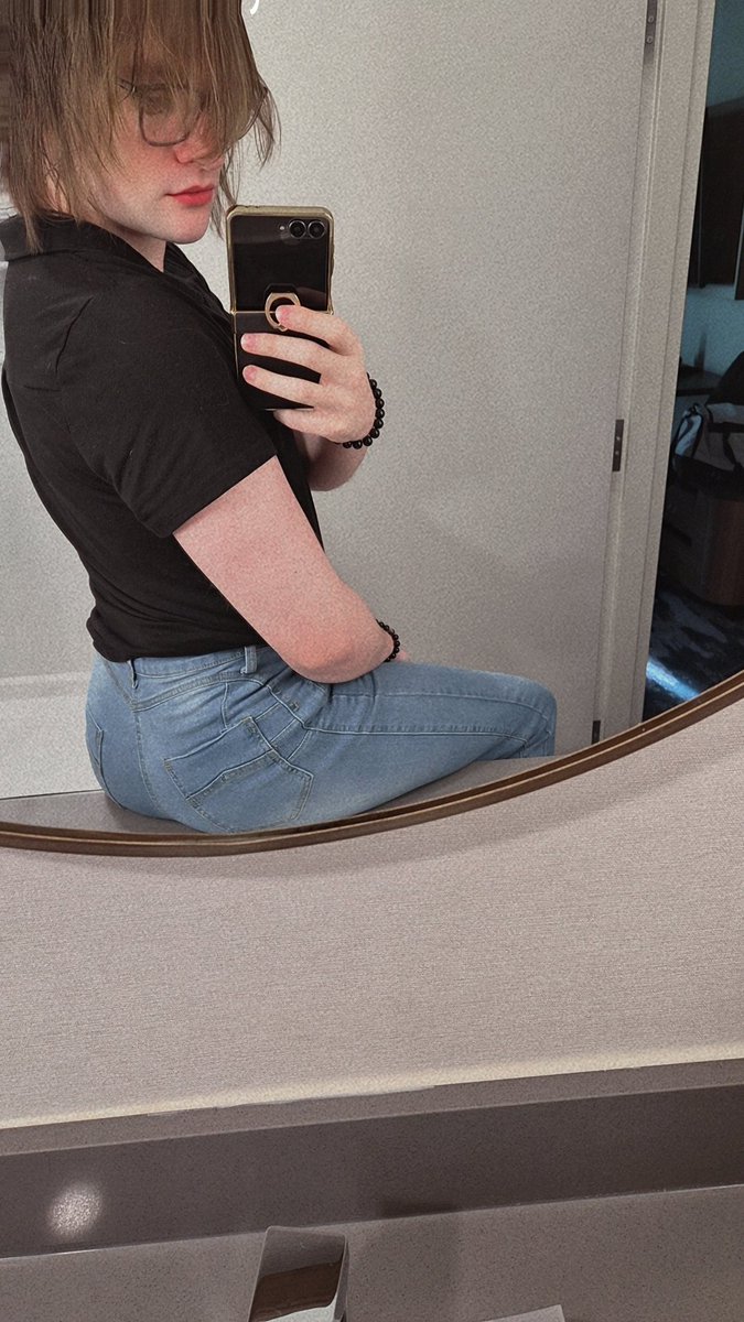 SlootyPanda's tweet photo. your office femboy :3

#femboy #butt https://t.co/oShdRjHW6j