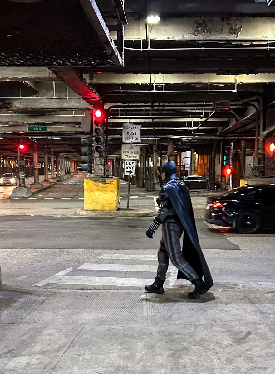 _GXM's tweet photo. The Dark Knight, Lower Wacker Drive at Lower Michigan Avenue https://t.co/aejBeKyQ8O