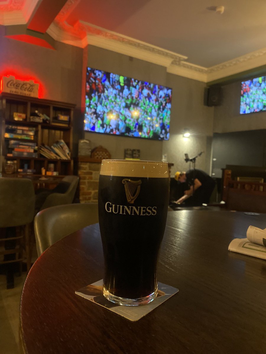 SpringfieldBarG's tweet photo. 🏆 Race for the Premier League 🏆 

⚽️Arsenal v Burnley  ko 8pm⚽️

Thai Food served 12pm to 10pm
Book your table @ https://t.co/dbfhoDN5d0

@muswellhillfamilies @boundsgreenpta @freirnbarnet @LondonGAA @enfieldtown @boundsgreenon  @Arsenal @premierleague https://t.co/uC8w6OUwxo
