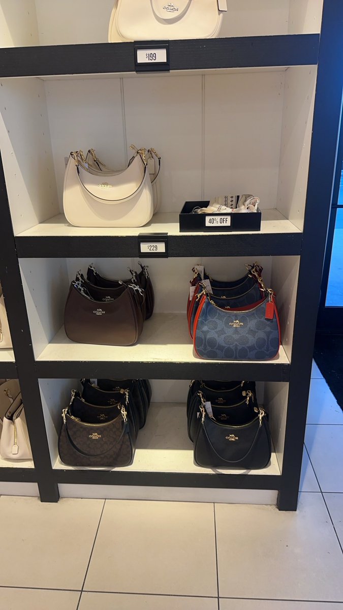 Rindel20's tweet photo. Coach Outlet Teri Hobo Bag - White
🤍4990บาท(shop 8xxx) พร้อมส่ง 
ของแท้แน่นอนค่ะซื้อจากSHOP USA

#ส่งต่อcoach #ส่งต่อlongchamp #ส่งต่อlongchampแท้ #Coachthailand #กระเป๋าแบรนด์เนม #ส่งต่อdior #ส่งต่อpandora #ส่งต่อคสอ #ส่งต่อแบรนด์เนม #ส่งต่อแบรนด์เนมมือสอง https://t.co/cHclISSUuX