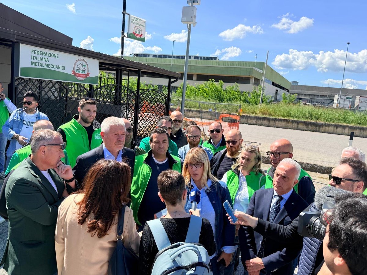 ferdi_uliano's tweet photo. 🟢 Oggi al Consiglio Generale della #FimCisl Basilicata alla presenza della Segretaria Generale @CislNazionale Daniela Fumarola si parla di #automotive e del futuro del sito #Stellantis 

@EvangeliGerardo @fimcislbas https://t.co/nryflZm81q