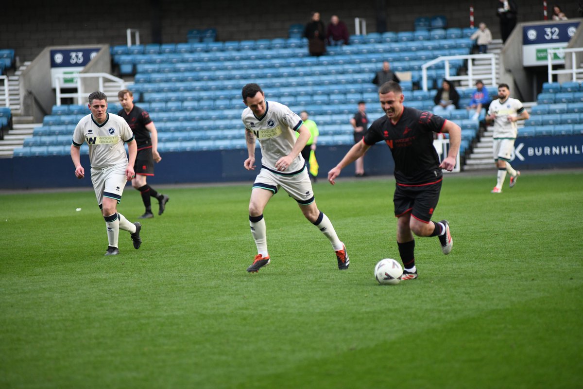 philclarke0170's tweet photo. 🚨 THIS FRIDAY NIGHT 🚨
⏰ 6.30pm Kick Off ⏰
📍 #Millwall / The Den📍

After the success of The Lions Food Hub Cup last week we are back this Friday with J.B. FC taking on FC Beryslon Legends Competing in The Paul Jiggins Memorial Cup. 

Jiggo passed away back in 2022 and this game is dedicated to his memory, his family will be in attendance to remember Paul.

Last week @shaunywilliams6 & Ben Thompson came down and played, who will be there this week.....👀

All welcome, FREE entry and Docherty's bar will be open for food and drinks.  

Donations will be collected on the night, card / cash and supplies for @lionsfoodhub & @alzheimerssoc 

PLEASE REPOST 🤝