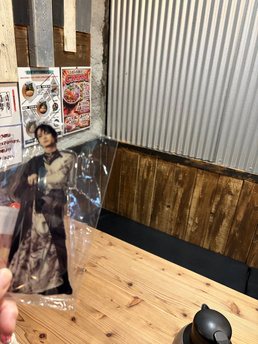 Simaroooon's tweet photo. ちょっとこちら方面に用事があったので、🍜食べてきた。
その後、🥀見てきた。
めっちゃ歩いた👟 https://t.co/Xjbf7MppYT