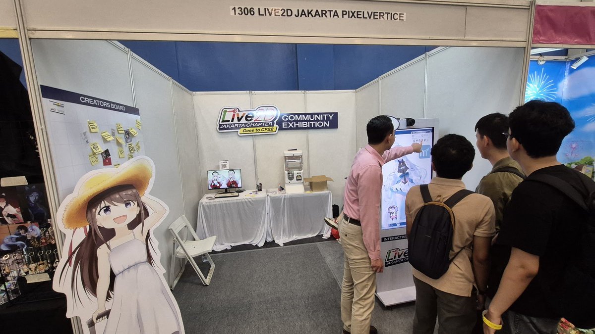 L2D_Jakarta's tweet photo. Terima kasih sudah memeriahkan booth CF22 kami! ✨
Antusiasme pengunjung benar-benar luar biasa untuk gathering pertama komunitas Live2D di Jakarta. Kami senang bisa memperkenalkan model karya kreator lokal kepada publik yang lebih luas.

Respon yang kami terima sangat beragam, mulai dari rasa penasaran, minat untuk belajar, hingga ketertarikan untuk commission. Semoga kehadiran booth ini bisa membuka lebih banyak peluang dan membuat kreator Live2D semakin eksis di industri kreatif Indonesia!

Untuk sementara, kami akan rehat dulu sambil menyusun rencana berikutnya untuk Jakarta Chapter. Nantikan update selanjutnya, dan tetap bersama kami ya 🙌

Otsukare!!
#Live2D_JakartaCF22