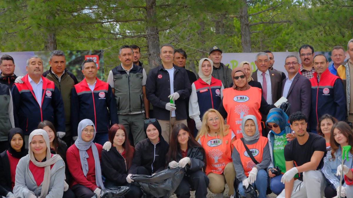 tkdkkaraman's tweet photo. Bakanlığımız koordinesinde 81 ilde Orman Benim programı Karaman Gökçe Çamlığında düzenlendi. Programa Karaman Valimiz Sn. Hayrettin Çiçek, İl Koordinatörümüz Dr. Özgür Öztürk’ün yanısıra il protokolü de katılım sağladı #OrmanBenim #geleceğenefes🌲 @tkdkonline https://t.co/PL8HUIuyPy