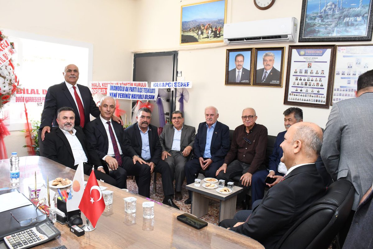 Tamer_Dagli's tweet photo. İmamoğlu ilçemizde hizmete açılan Halk Bankası Şubesi ile S.S. Esnaf ve Sanatkârlar Kredi ve Kefalet Kooperatifi yeni hizmet binasının açılış programına katıldık.

Esnafımızın güçlenmesine, üretimin ve ticaretin desteklenmesine katkı sağlayacak bu önemli hizmetlerin ilçemize hayırlı olmasını diliyorum.

Başta Kooperatif Başkanımız Hüseyin Sert olmak üzere emeği geçen herkese teşekkür ediyor, yeni hizmet binalarının hemşehrilerimize hayırlı hizmetler sunmasını temenni ediyorum.