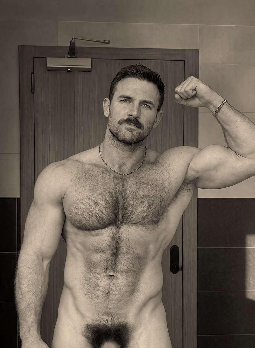 AndreeErrera's tweet photo. Let's shower with me? Check the comments! https://t.co/Ve8p7ShFvB