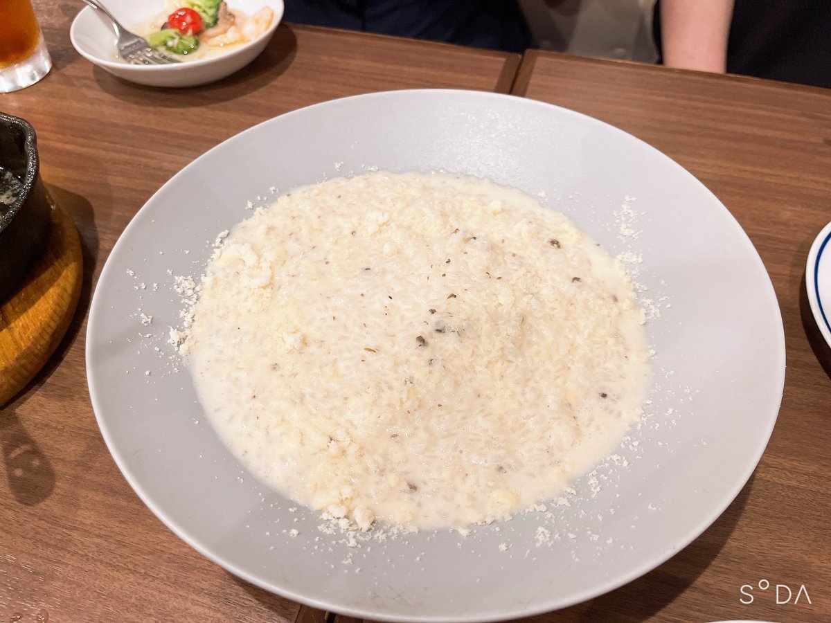 poteto_oimo_'s tweet photo. 人の奢りで食べるフレンチはかなり美味いぞ https://t.co/zydEvAbjLT