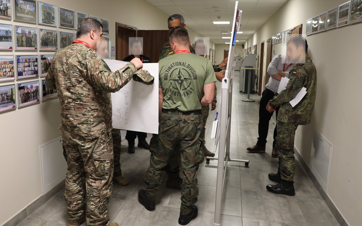MP_CoE's tweet photo. The NATO Military Police Centre of Excellence successfully concluded the second edition of the Military Police in Hybrid Warfare Course, delivered in cooperation with the 25th Military Police Training Centre of the Armed Forces of Ukraine.

#MilitaryPolice #NATO #Ukraine https://t.co/VnK0vsr7Uh