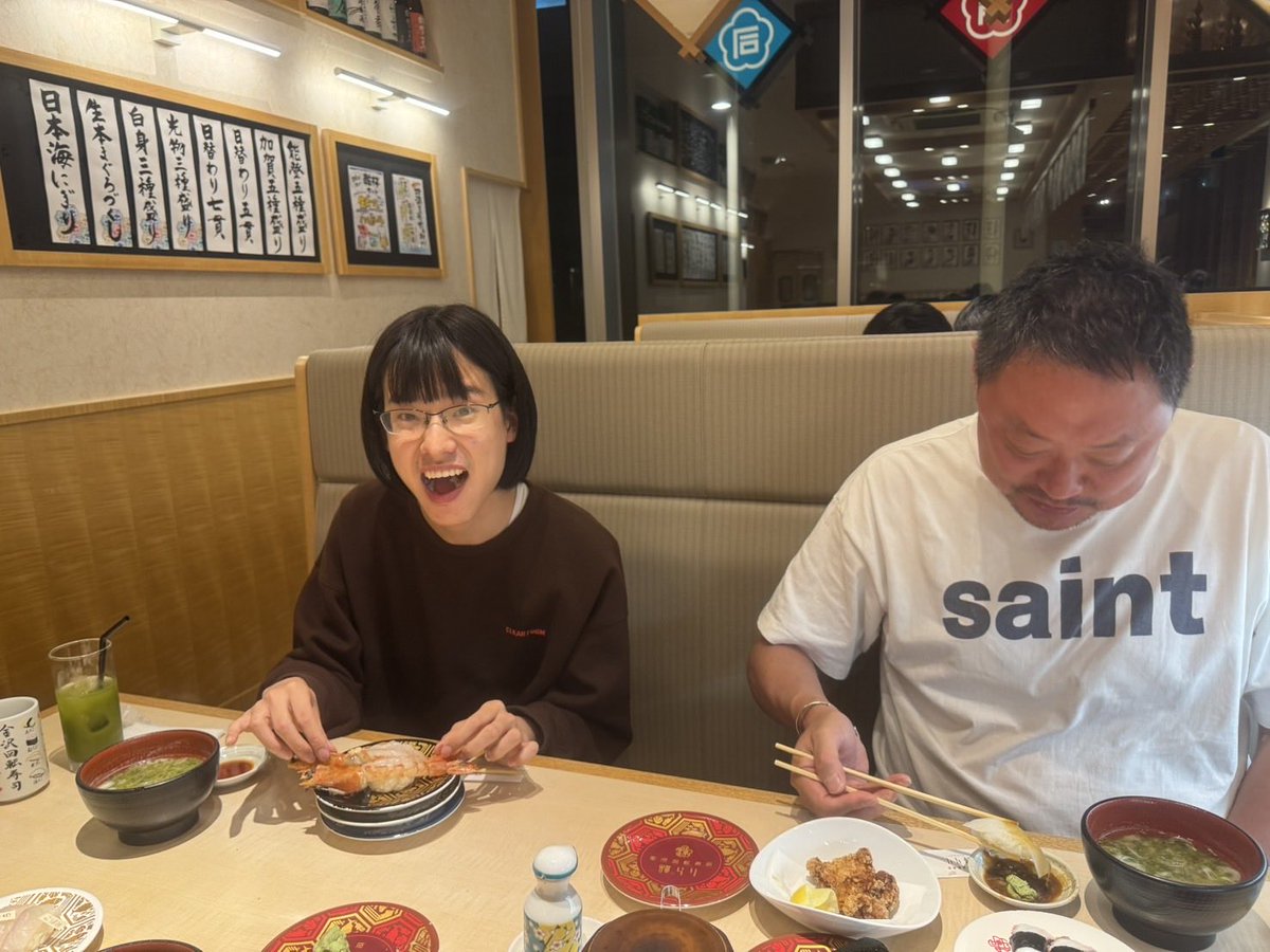 モナキ tweet media