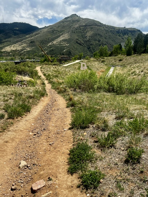 KAcom's tweet photo. We had a day off in between shows, so I was able to jump on the trails in Colorado and it was beautiful! It's so great to be able to bike again, but it is still kicking my butt!

#keithanderson #keithandersonmusic #mountainbiking #coloradotrails https://t.co/DxlOVK5nvy