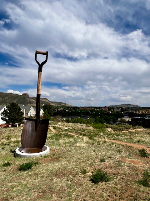 KAcom's tweet photo. We had a day off in between shows, so I was able to jump on the trails in Colorado and it was beautiful! It's so great to be able to bike again, but it is still kicking my butt!

#keithanderson #keithandersonmusic #mountainbiking #coloradotrails https://t.co/DxlOVK5nvy