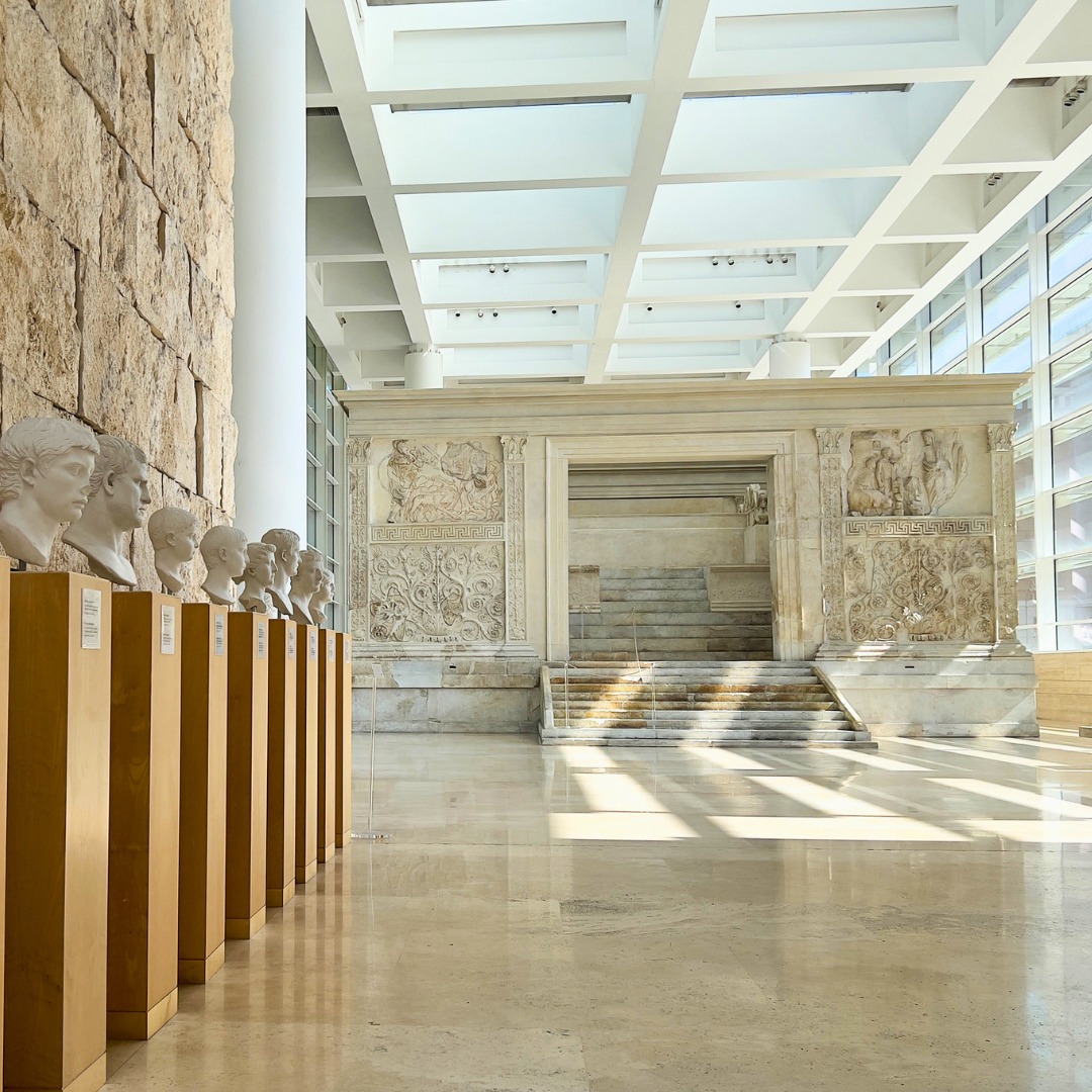vaticannews_it's tweet photo. Habemus  Podcast! CCXXXV puntata di #AnimaLatina
Lucia Spagnuolo @Sovrintendenza presenta i nuovi #podcast dedicati alla dinastia giulio-claudia nella Galleria dei Busti dell’#AraPacis: racconti ascoltabili tramite QR. 
@vaticannews_it 
@Rvaticanaitalia 

https://t.co/Kao2ZbjI1S https://t.co/xkPzwGuMJL