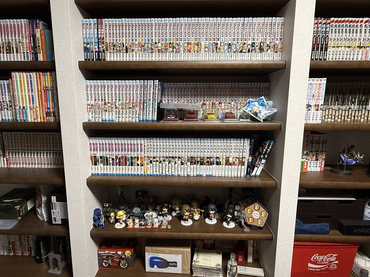 sendainob's tweet photo. マンガ増えてきました

少年マンガ…バスタード、ONE PIECE、BLEACH、NARUTO、BORUTO、鬼滅の刃、呪術廻戦、アイシールド21、黒子のバスケ、金色のガッシュ、金色のガッシュ2、修羅の門、修羅の刻 等々

青年マンガ…サタノファニ、カウンタック、終末のワルキューレ、バトルロワイヤル 等々

前はもっとありましたが今は程々に楽しんでます
