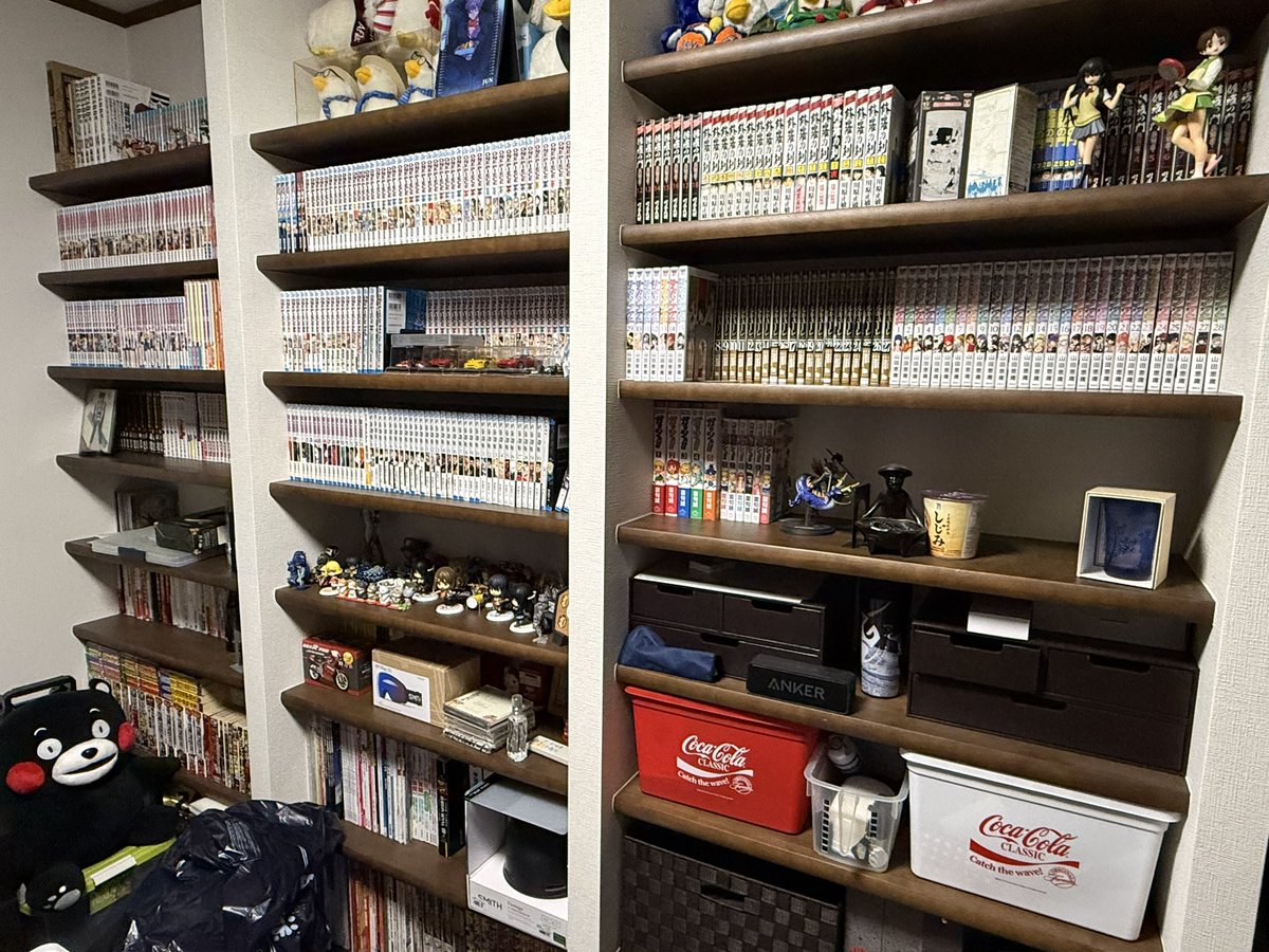 sendainob's tweet photo. マンガ増えてきました

少年マンガ…バスタード、ONE PIECE、BLEACH、NARUTO、BORUTO、鬼滅の刃、呪術廻戦、アイシールド21、黒子のバスケ、金色のガッシュ、金色のガッシュ2、修羅の門、修羅の刻 等々

青年マンガ…サタノファニ、カウンタック、終末のワルキューレ、バトルロワイヤル 等々

前はもっとありましたが今は程々に楽しんでます