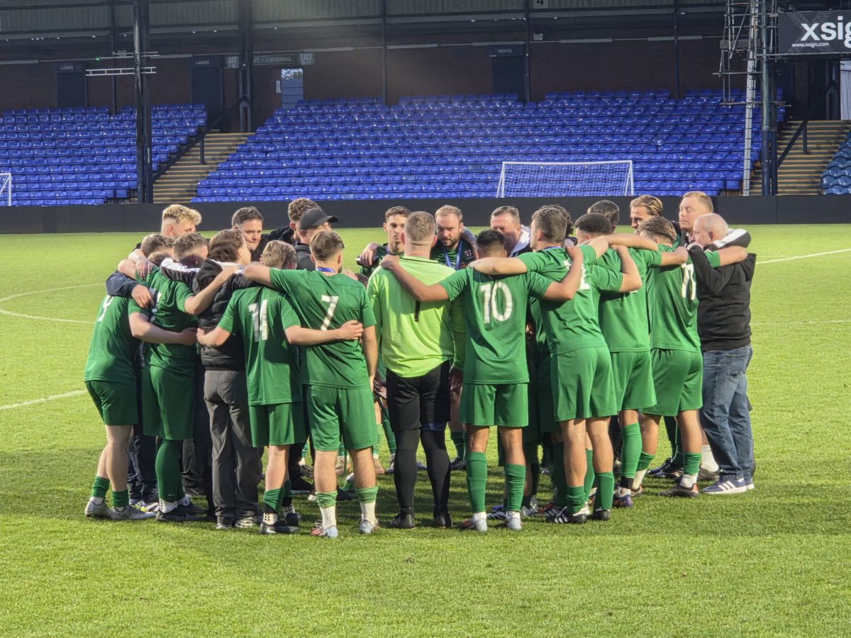 OffyGreenFC's tweet photo. Terry Conlon Trophy Winners 🏆💚 https://t.co/IgHS8WbVcy