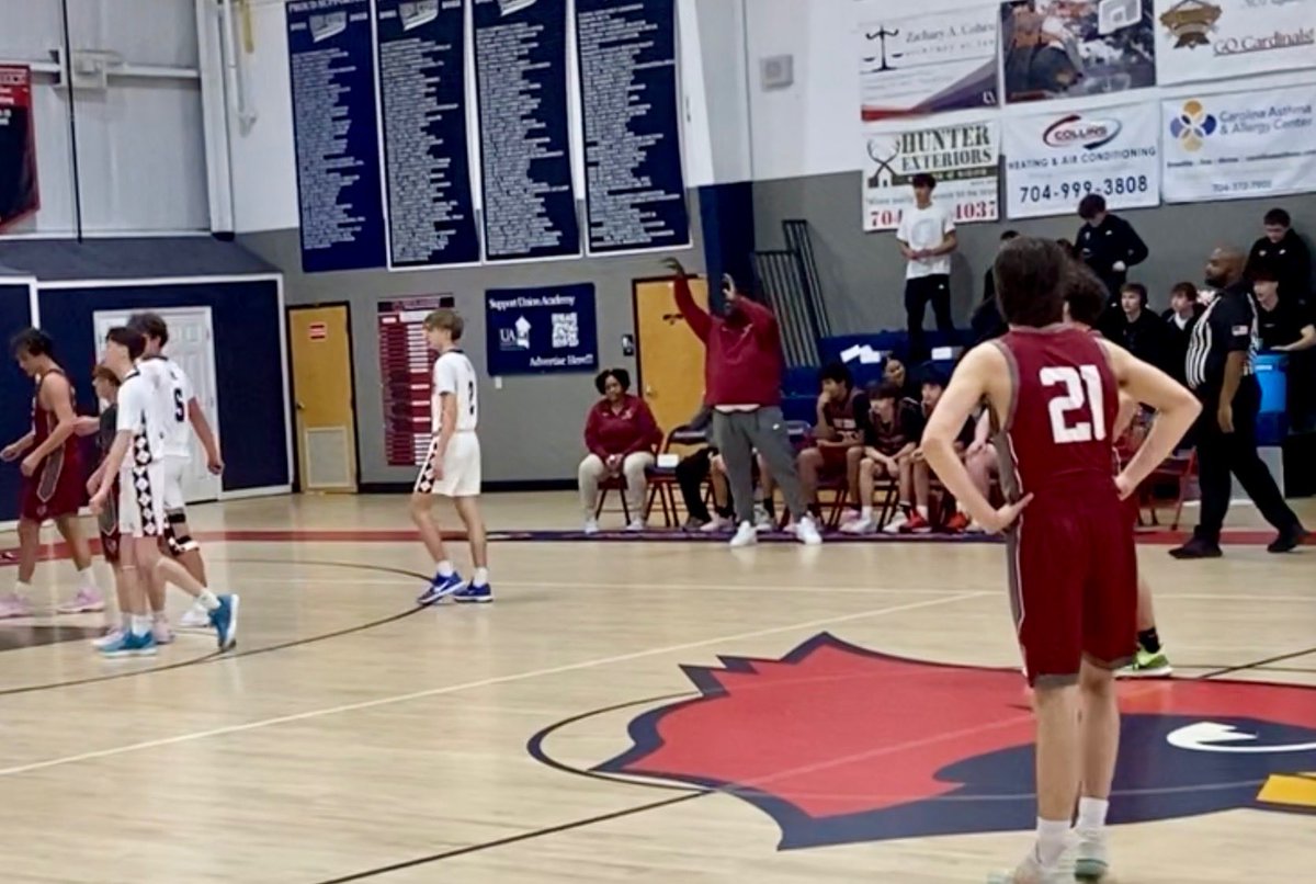 CoachWeathers89's tweet photo. NO Matter the  Score. I’m constantly coaching I don’t even care if just shooting FreeThrows! #GSDS #KnightsBasketball https://t.co/r7ANG9uvgd