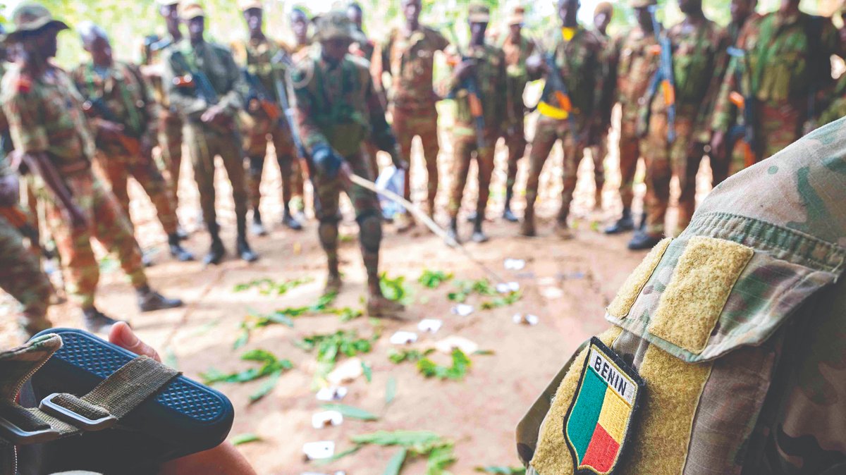 ADFmagazine's tweet photo. L’entretien questions-réponses avec le major-général Fructueux Gbaguidi, chef d’état-major de la Défense du Bénin, traite de la transformation des Forces armées du Bénin pour affronter les défis de sécurité actuels.