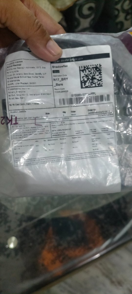 _CaptRahul's tweet photo. @Meesho_Official Worst service.
Ordered 2 items but received only 1 item that also of wrong size. Can check attached screenshots immediately initiated return. Worst Service. https://t.co/wgCDbhnuwZ