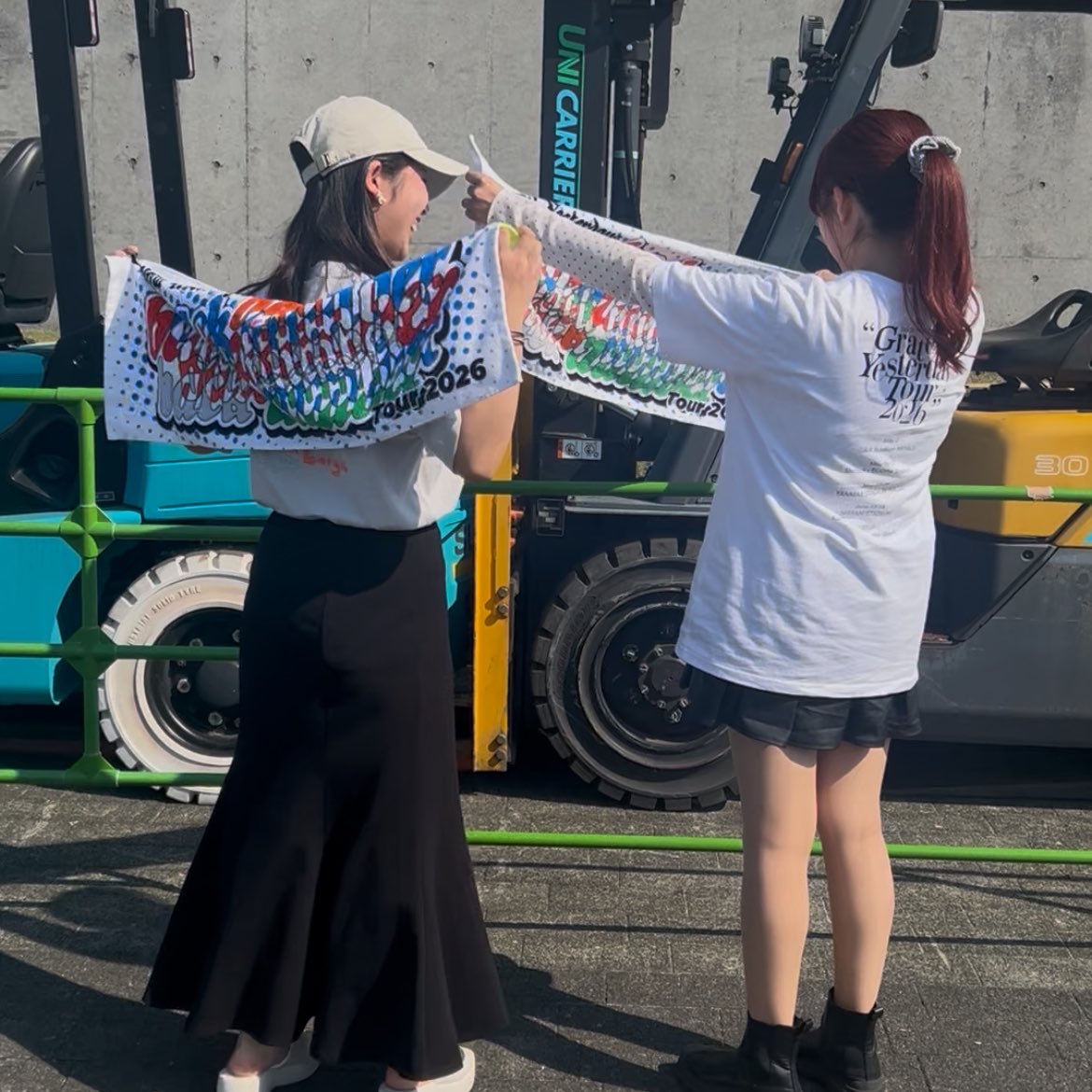 XI4_tu's tweet photo. 1年半ぶりに3人に会えてしあわせだった、、

最近辛いことばっかだけど寄り添ってくれる3人がだいすきーーー(T T)

 #backnumber
 #backnumberスタジアムツアー
 #GratefulyesterdayTour2026 https://t.co/tpjkZNqpJK