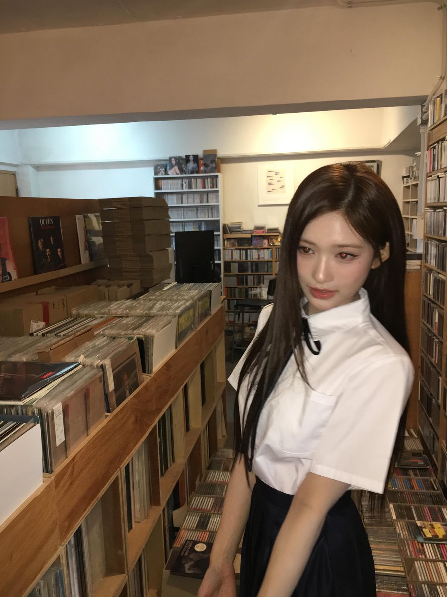 hyunseoli's tweet photo. when i fly towards you, 2023 https://t.co/aSfIRjLRtW