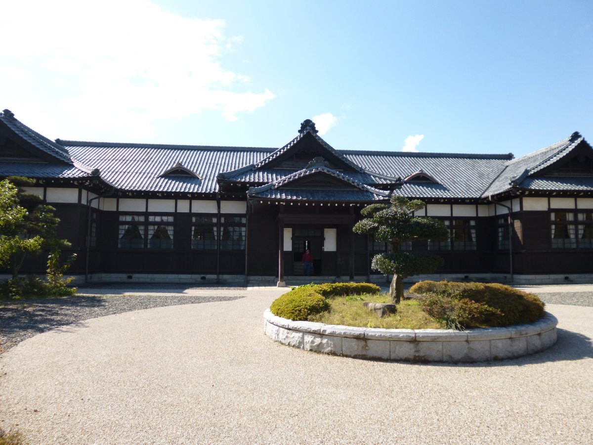 LegalTourismB's tweet photo. 全国裁判所めぐり
(長野県)
旧 長野地方裁判所 松本支部
(現 松本市歴史の里)

2015年10月　撮影

以前は日本司法博物館と
��ばれていた時代もあったようで
そのときにも行ってみたかったですね。

#法務観光
#裁判所巡り https://t.co/kYEQi4LR7r