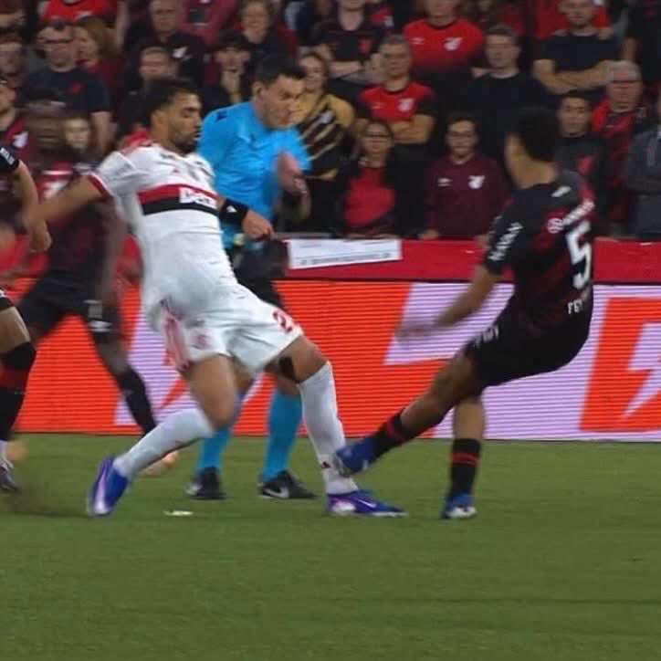 Erros contra o Flamengo. tweet media