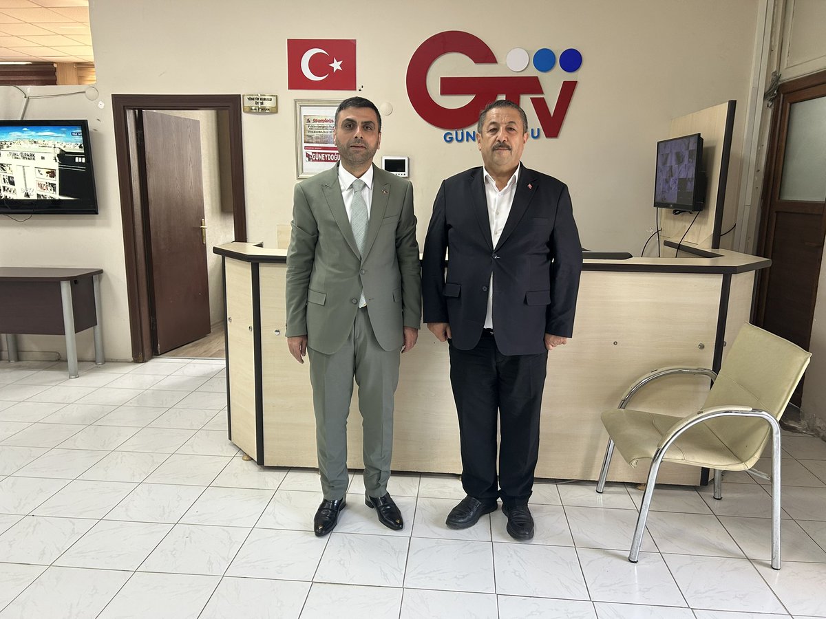 farukbayuknet's tweet photo. Akparti MKYK üyesi aynı zamanda akrabamız MirSedrettin Karahan Bizleri ziyaret etti. Nazik ziyaret için kendilerine çok teşekkür ederiz. https://t.co/ezIk1wWZDi