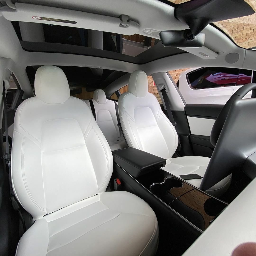 ReevesChat0's tweet photo. Would you buy any these Teslas for 20% off all prices?
A: Yes, Absolutely 
B: No, I don’t need it
C: I would if the discount is higher
D: I want to buy for my child https://t.co/acfnXGG8OU