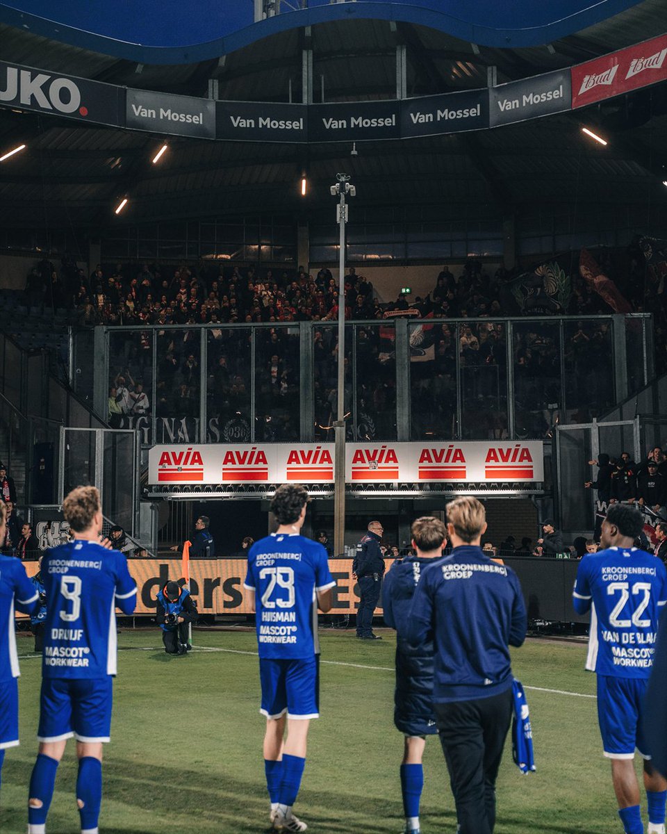 AlmereCityFC's tweet photo. Bedankt voor jullie support. Jullie waren dit hele seizoen weer van onschatbare waarde. 👏 

#AlmereCity #BetterTogether https://t.co/5L7e31JSF5