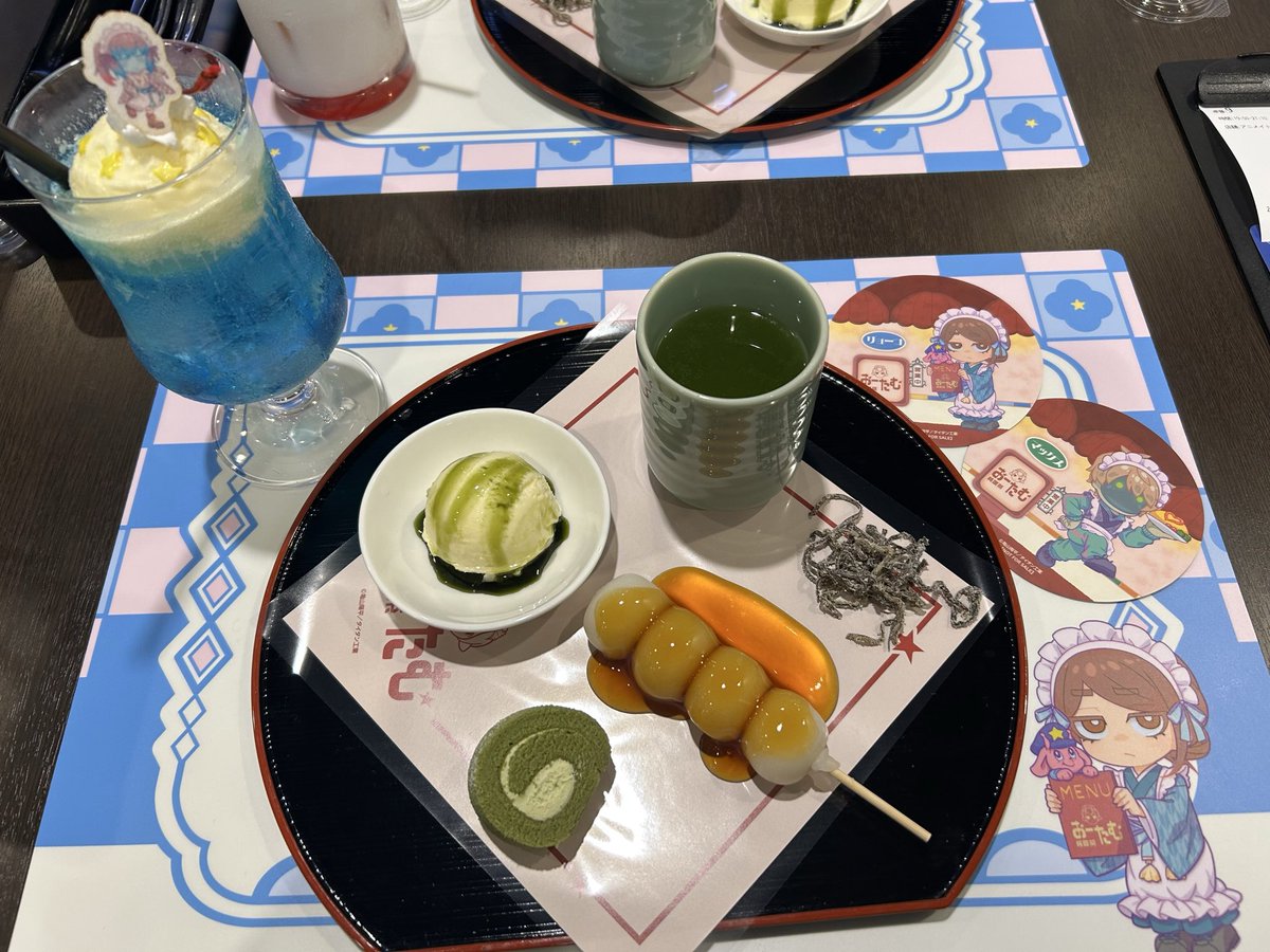 弊社の後輩ちゃんとミルサブアニカフェ行って来た〜！！グッズ全部枯れ
