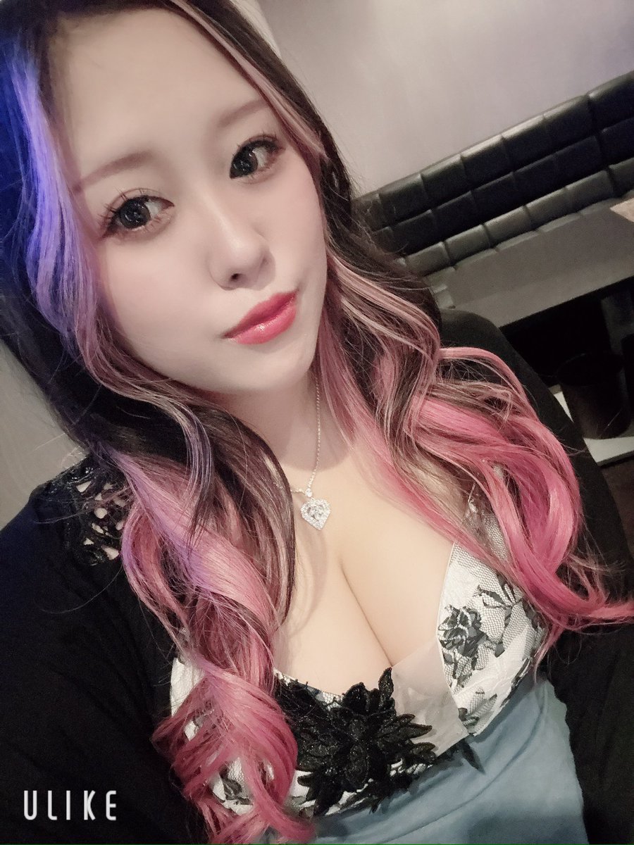 achukodon's tweet photo. 今週は水曜日以外出勤してます🙋‍♀️
早くこれくらいまで色落ちしないかな🧝‍♀️
ご来店アポお待ちしてます🫶

 #函館
 #飲み屋
 #スナック
 #ニューピアザビル1
 #楓
 #デブ専
 #ぽっちゃり
 #会える時に会いにこないとさ https://t.co/4zQwHa2v9h