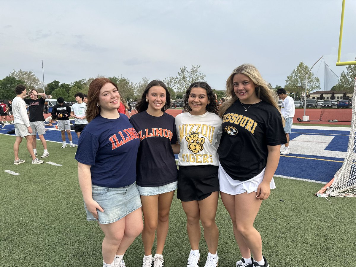 RBHS208's tweet photo. Calm before the storm 🌧️ Happy Senior Sunrise 2026! 🌅💙 #RB208Pride https://t.co/lgvn5qFKrj
