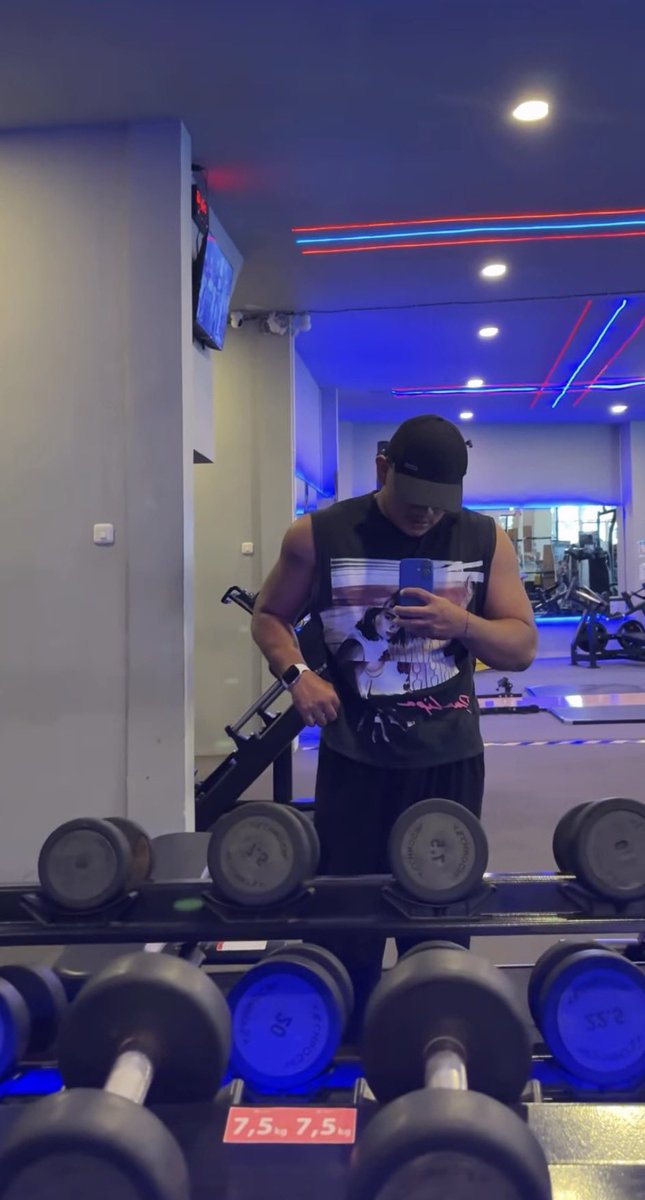 tim. tweet media