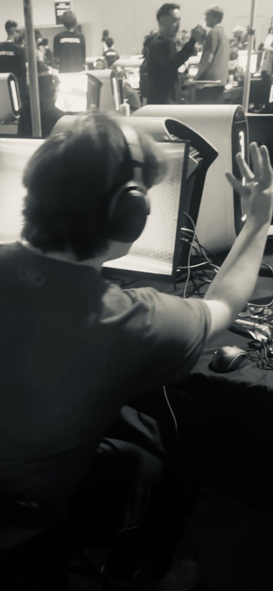 chipstacod's tweet photo. leaving ATL now, preciate every single person i met at the event and in the community. yall all are dope ass people never thought i’d be able to do this is my life. #notanonliner https://t.co/g29GePdd5E