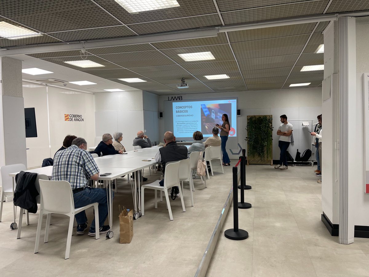 tuitAST's tweet photo. Hoy hemos celebrado en Zaragoza un nuevo Taller de Ciberseguridad organizado por AST, junto al LAAAB y voluntariados de AST/Inetum.
Dirigido a mayores de 65 años, ha ofrecido claves prácticas para detectar estafas, proteger el móvil, cuentas e información.#Ciberseguridad#somosAST https://t.co/WGgcqwDQt3