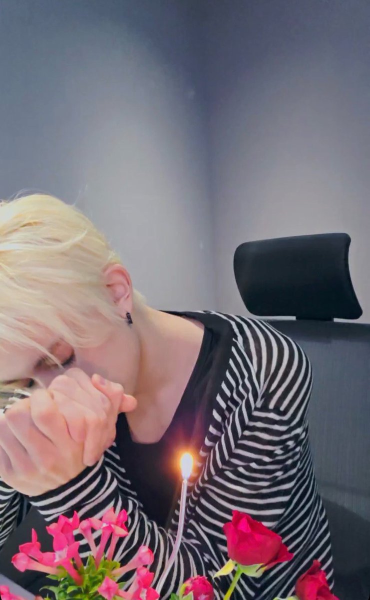 블루_ u — ⋆˚ ᴥ︎ ❄︎ tweet media