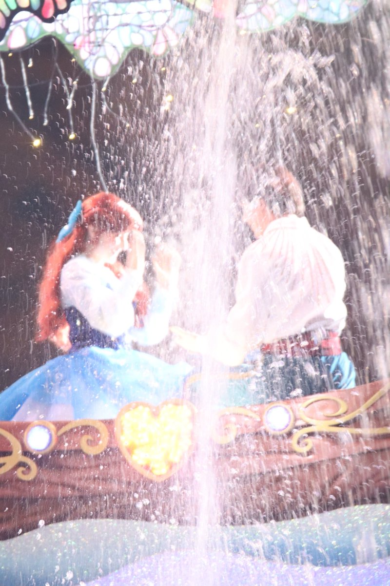 Alice_STAR_Snap's tweet photo. #ディズニー写真下手選手権

ボートひっくり返される瞬間みたいな感じに https://t.co/U4UYnlktyE