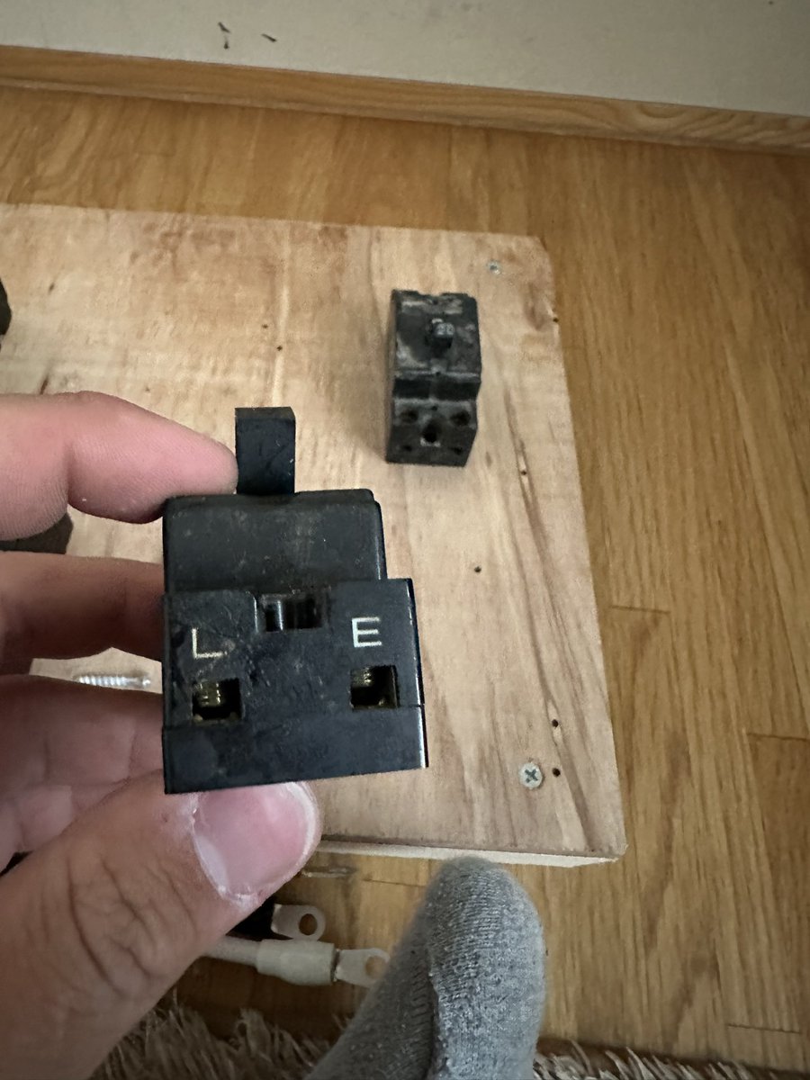 道南の電気屋 tweet media