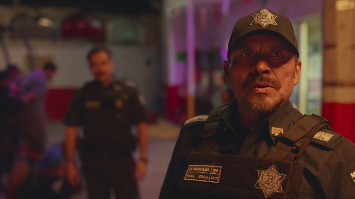 NetflixLAT's tweet photo. Dos policías. Una decisión imposible. Alfonso Herrera y Noé Hernández protagonizan ‘La captura’, dirigida por Chava Cartas el director de ‘Contraataque’. Este verano solo en Netflix. https://t.co/V6tOyVq3dT