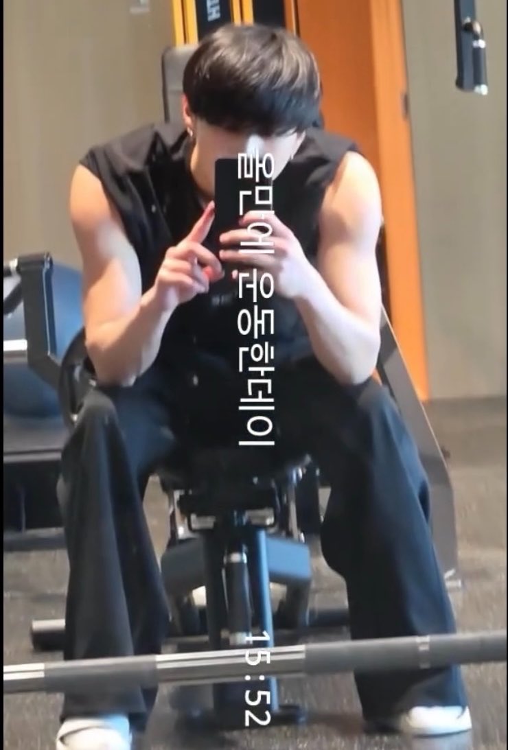 러너 (fan account) tweet media